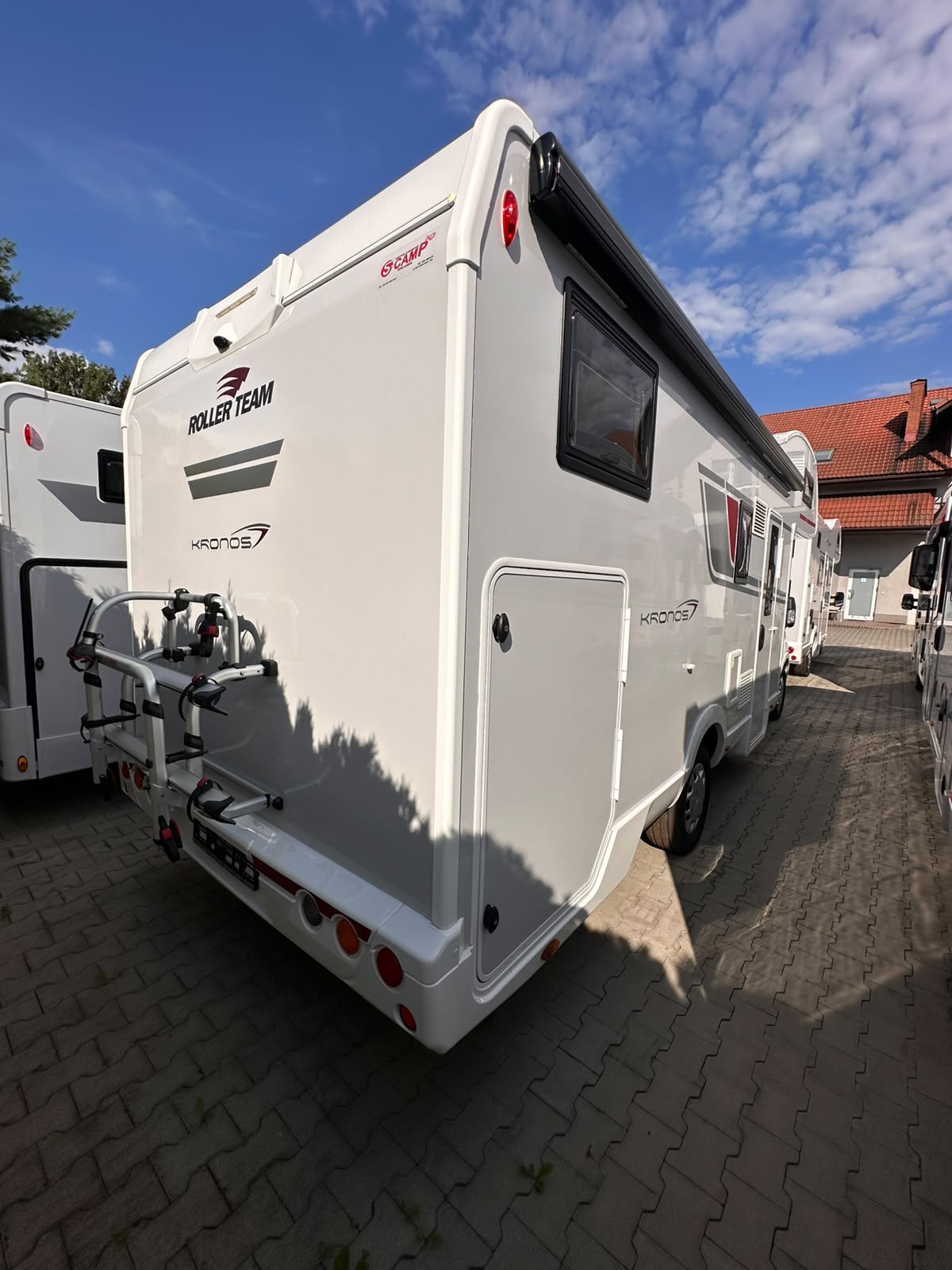 kamper-zewnatrz-2